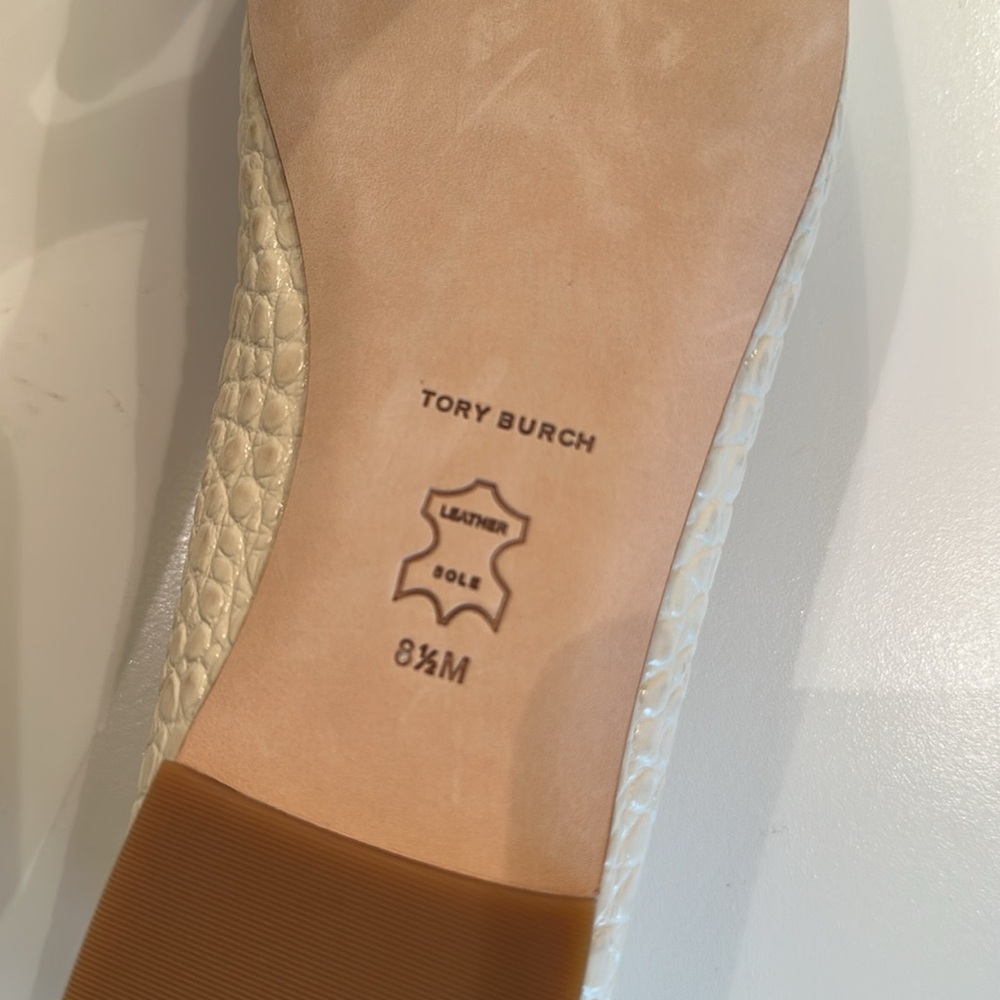 New Tory Burch Cream Croc-Embossed Ballet Flats. 8.5 M. - Picture 8 of 8
